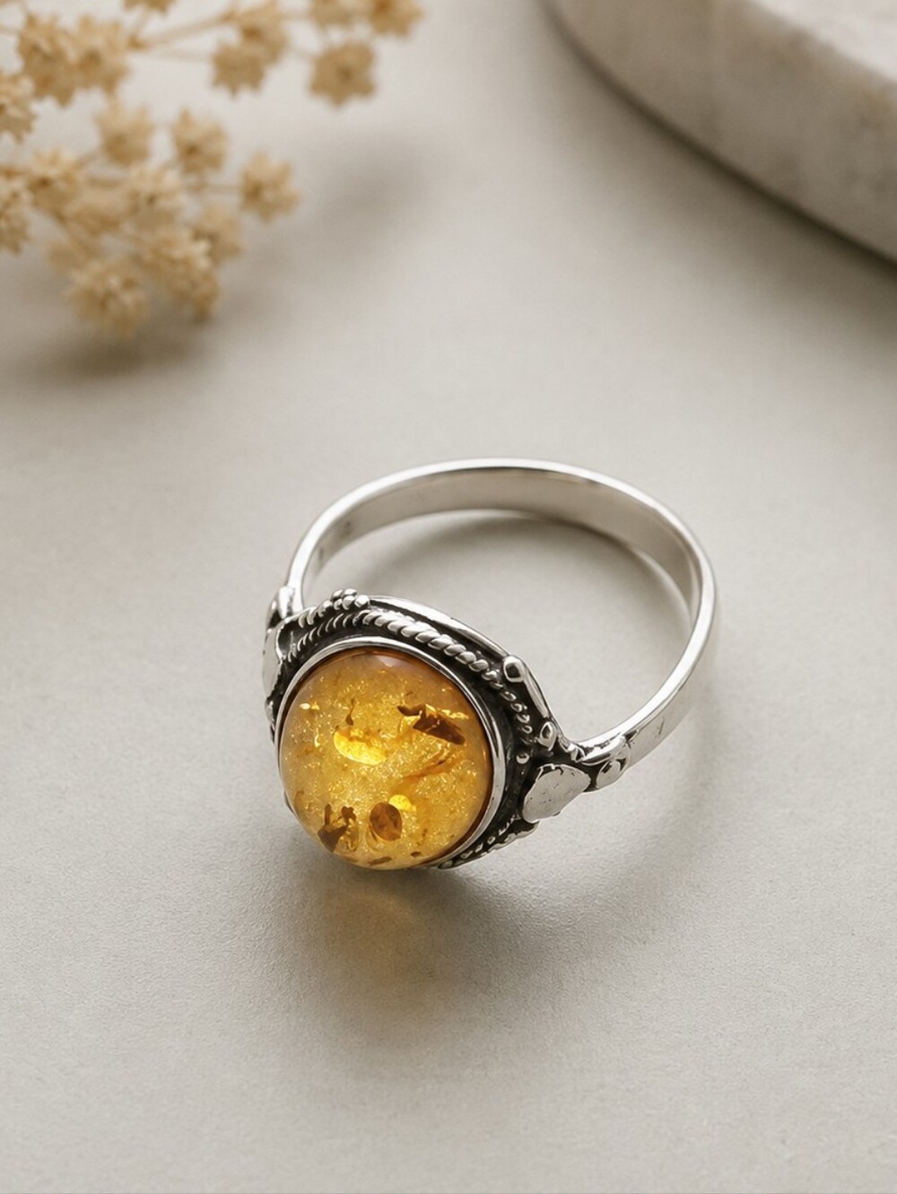 Vintage 925 Sterling Silver Baltic Amber Cabochon Statement Ring